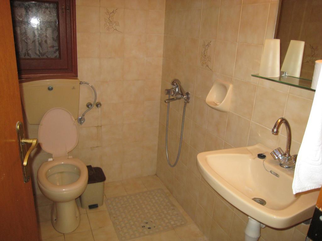 Eleftheria Lindian Studios I Линдос Номер фото