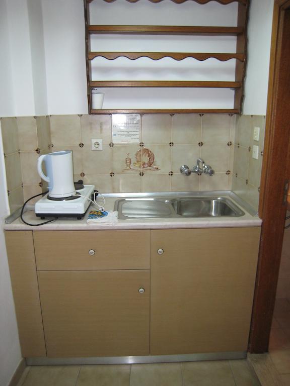 Eleftheria Lindian Studios I Линдос Номер фото